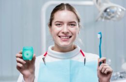 بریس‌ها در مقابل الاینرهای شفاف: کدام گزینه ارتودنسی برای شما مناسب‌تر است؟